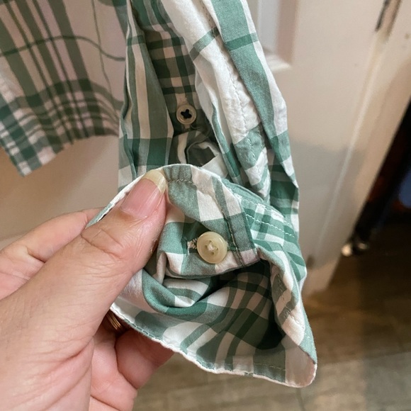 Men’s Old Navy Classic Fit Shirt - Picture 11 of 14